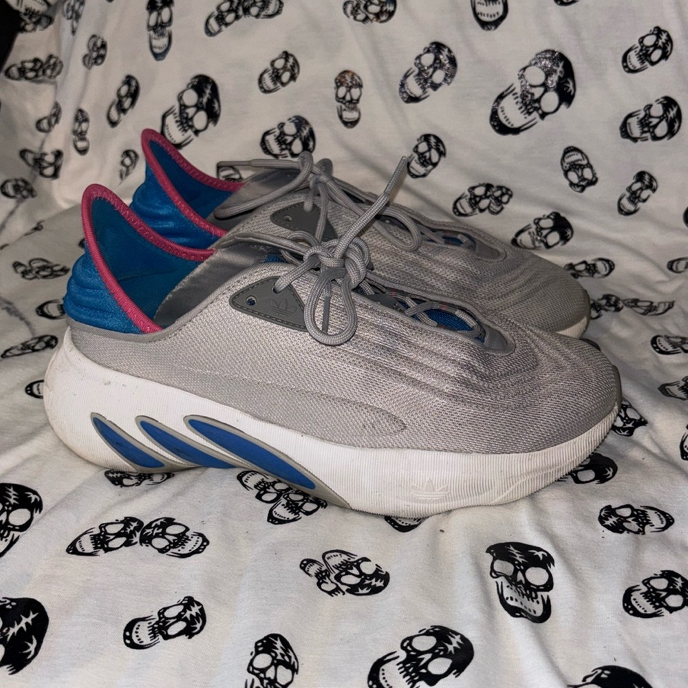 ADIDAS Men’s ADIFOAMS Grey/Blue /w Pink trim Size 8.5